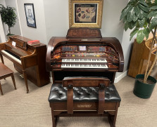 Lowrey SU600 Grand Royale organ